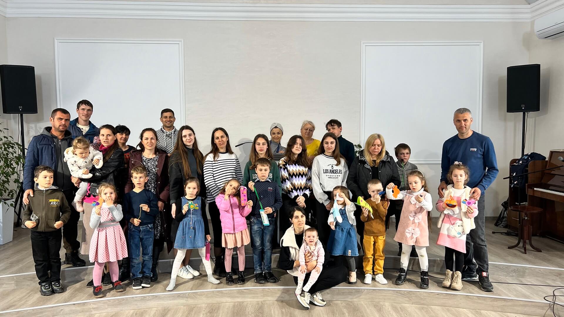 Молоді місіонери у Білгороді-Дністровському досліджують 'Фастфуд для мозку'